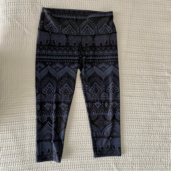Inner Fire Cropped Leggings - Size 8 - Sacred Elephant - Picture 7 of 9